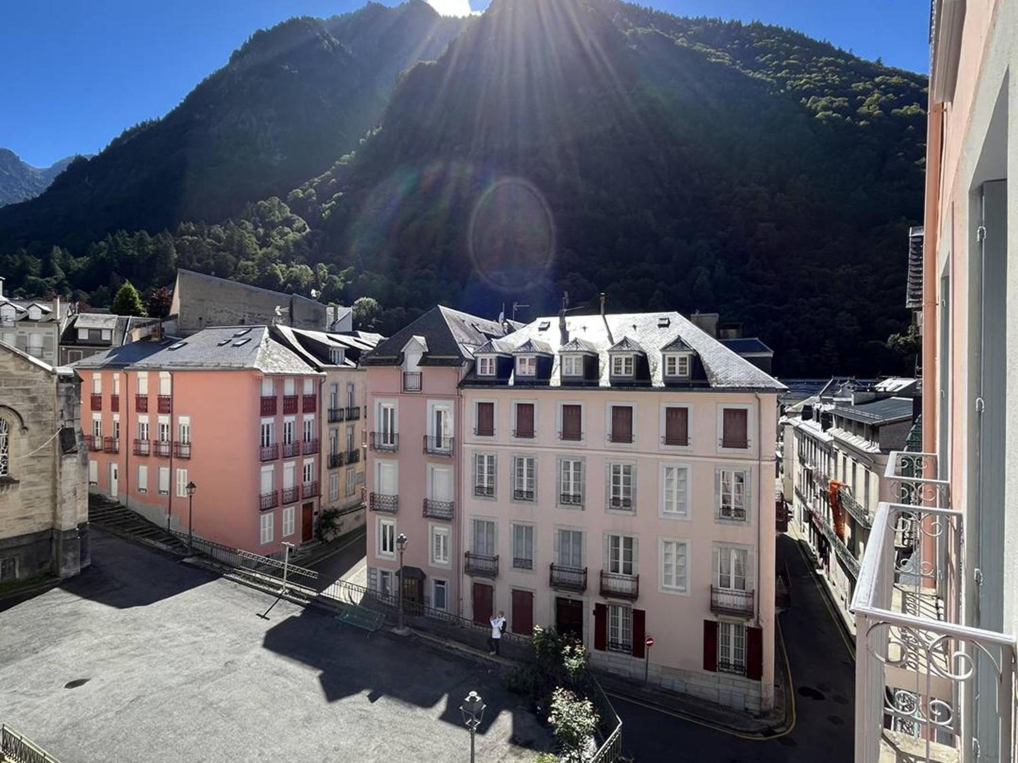Appartement T3 Chaleureux Au Centre De Cauterets, 4 Couchages, Balcon Sud, Proche Thermes Et Telecabine - Fr-1-234-132 Zewnętrze zdjęcie